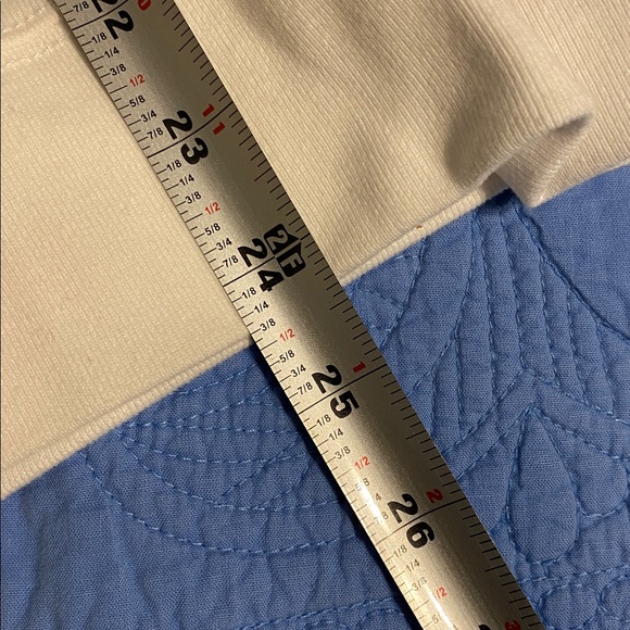 Eddie Bauer  White and Orange Crewneck Top. Soft and comfortable - Picture 6 of 7